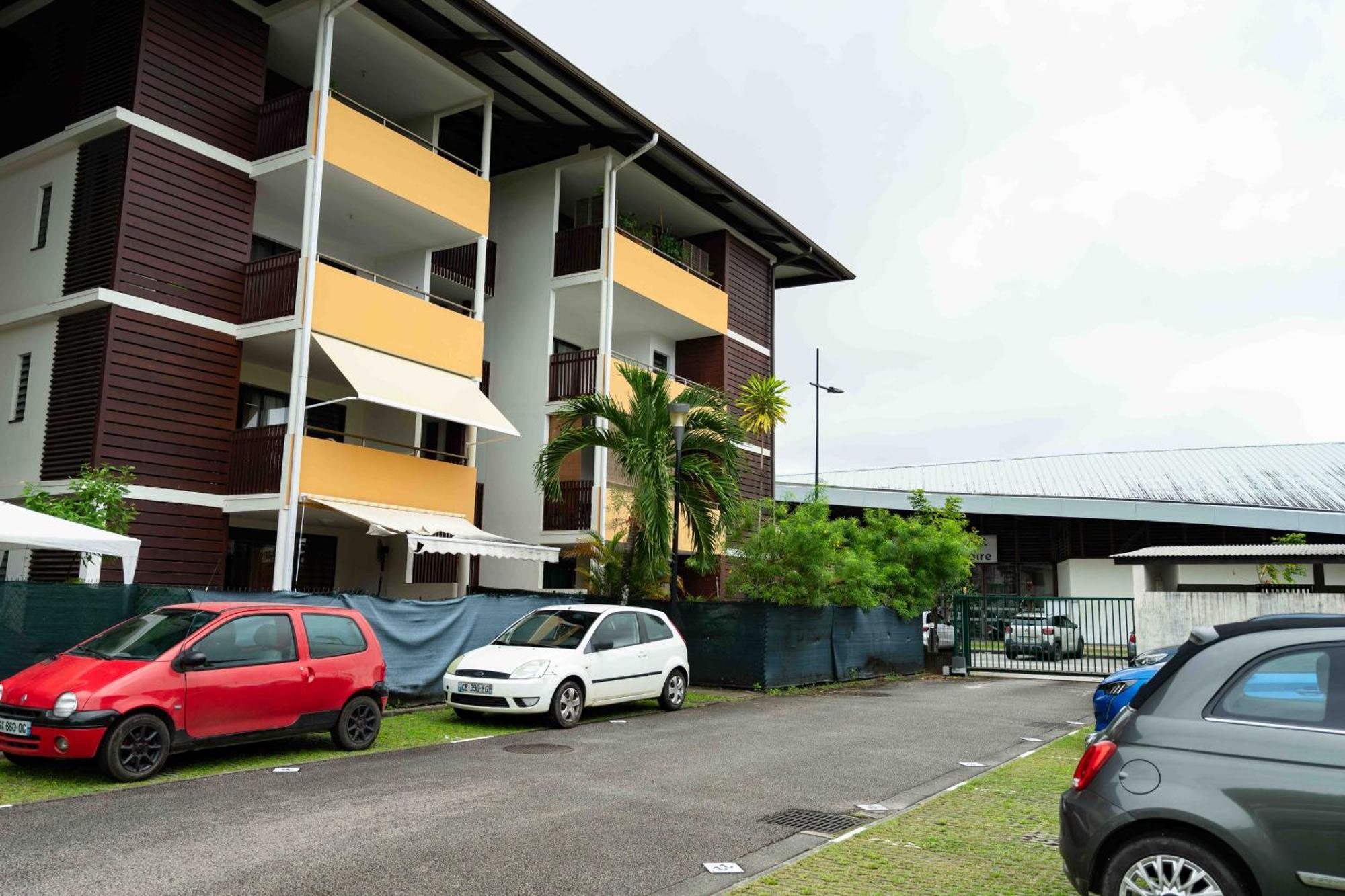 Hibiscus Standing- Appartement Cosy- 2 Chambres Climatisees- Cuisine Equipee- Wifi-Terrasse Cayenne Luaran gambar